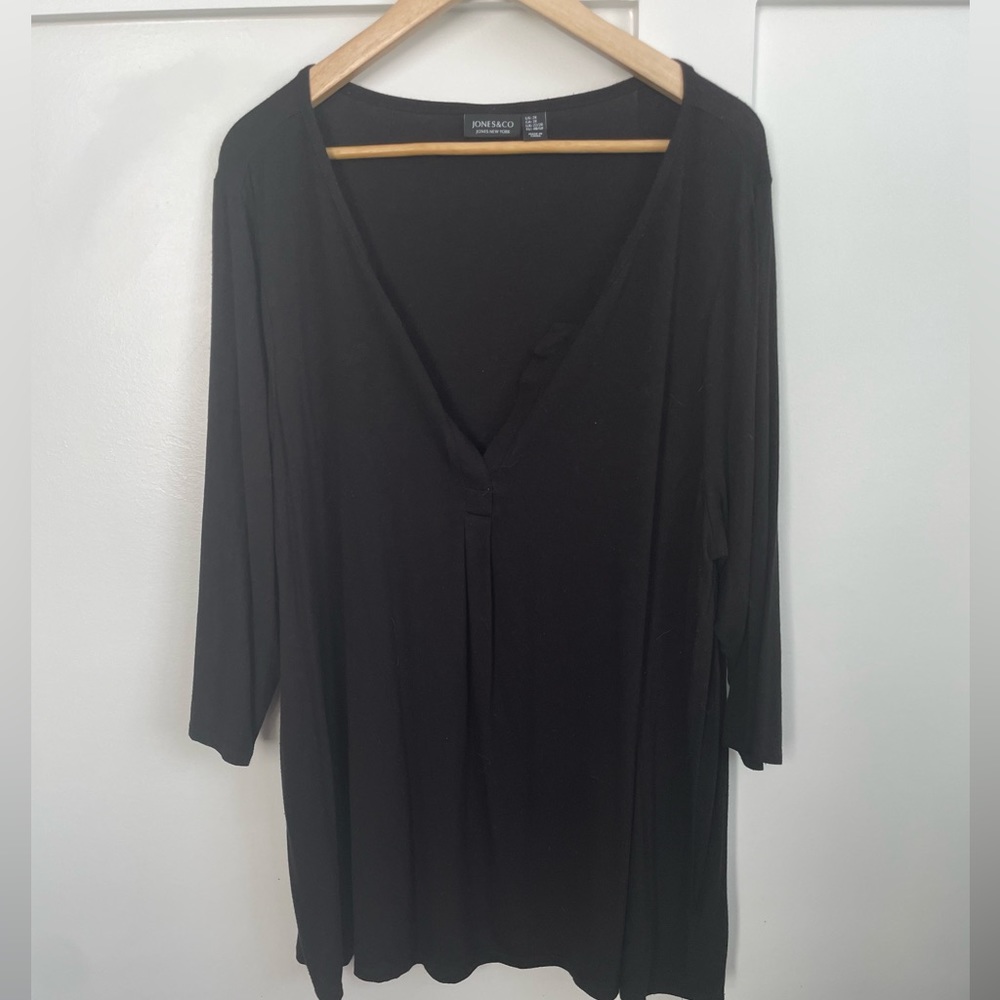 Jones and Company tunic top with 3/4 sleeves. 2x